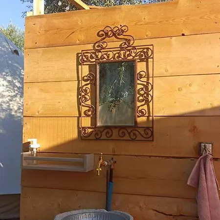 Meltheane Οργανωμένο κάμπινγκ *